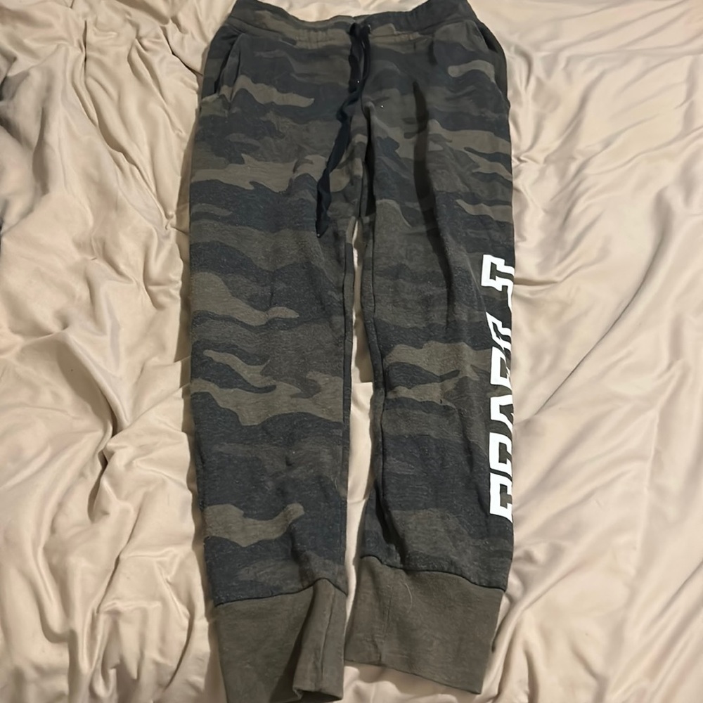 Size small, camo sweatpants